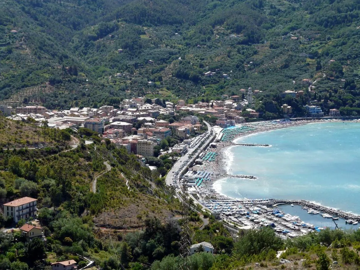 Amber Apartment Levanto 0*,